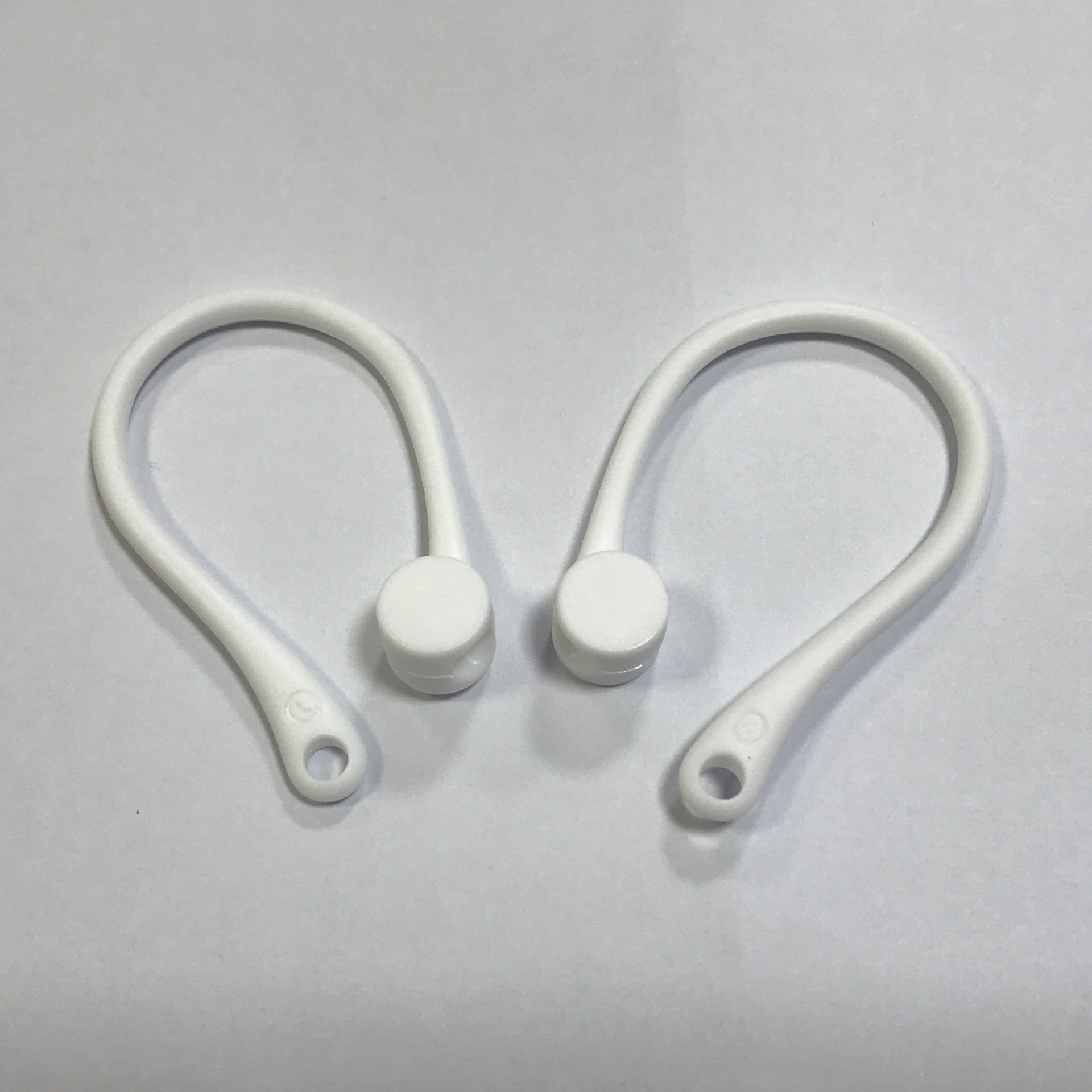 Anti-Lost And Anti-Drop TPU Earphone Buckle.