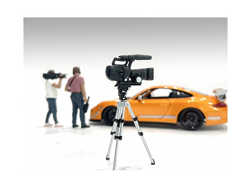 "On-Air" Figure 5 with Standing Camera for 1/24 Scale Models by American Diorama.